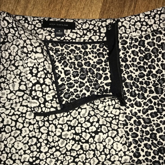 - Ann Taylor Black and White Leopard Skirt Size 8 - Picture 3 of 4